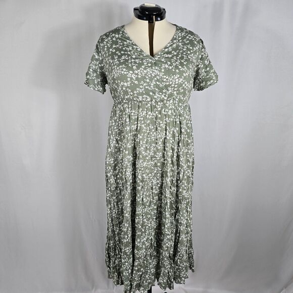 Bloomchic Dress Women's Medium Flutter Short Sleeve Green White Ditsy Floral NWT - Picture 1 of 7